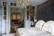Фото интерьера спальни небольшой квартиры в стиле фьюжн