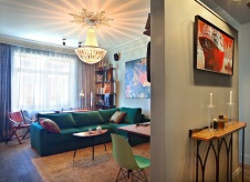 Фото интерьера гостиной небольшой квартиры в стиле фьюжн