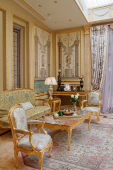 Фото интерьера зоны отдыха дома в дворцовом стиле