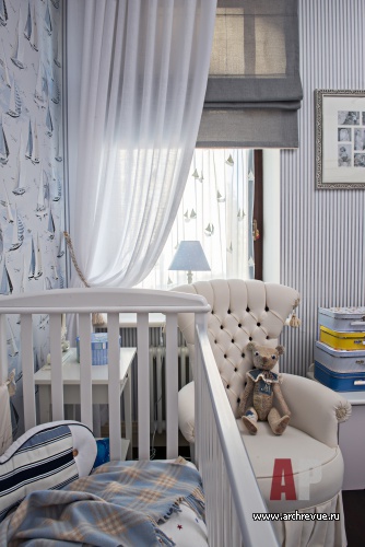 Фото интерьера детской двухэтажной квартиры в стиле неоклассика