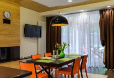 Фото интерьера столовой дома в современном стиле