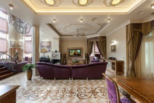 Фото интерьера гостиной дома в стиле неоклассика