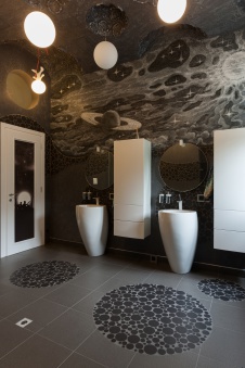 Фото интерьера санузла дома в стиле неоклассика