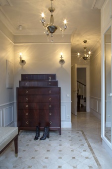 Фото интерьера входной зоны дома в стиле ар-деко