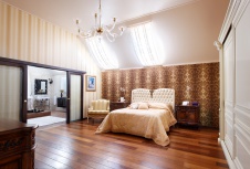 Фото интерьера спальни дома в стиле неоклассика