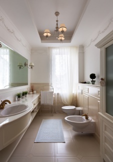 Фото интерьера санузла дома в стиле неоклассика