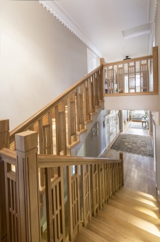 Фото интерьера лестницы дома в английском стиле