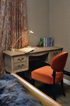 Фото интерьера кабинета квартиры в современном стиле