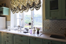 Фото интерьера кухни небольшого дома в стиле кантри