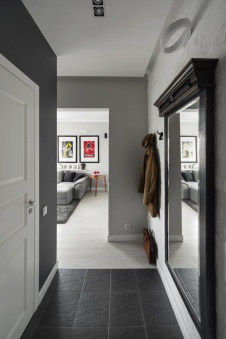 Фото интерьера входной зоны небольшой квартиры в современном стиле Фото интерьера коридора небольшой квартиры в современном стиле