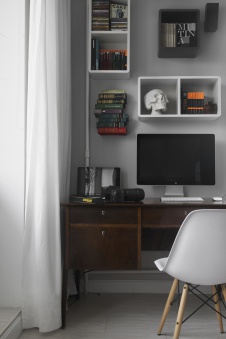 Фото интерьера кабинета небольшой квартиры в современном стиле