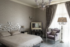 Фото интерьера спальни небольшой квартиры в стиле ар-деко