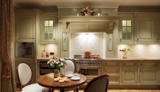 Фото интерьера кухни квартиры в классическом стиле Фото интерьера стоолвой квартиры в классическом стиле
