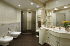 Фото интерьера санузла дома в стиле неоклассика