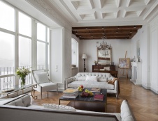 Фото интерьера гостиной квартиры в стиле неоклассика