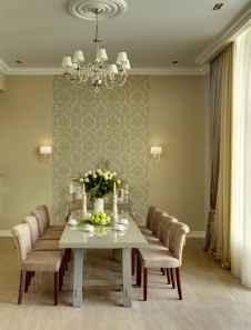 Фото интерьера столовой дома в стиле неоклассика