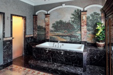 Фото интерьера ванной дома в стиле неоклассика