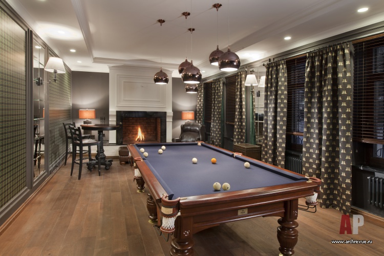 Фото интерьера бильярдной дома в английском стиле