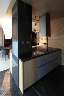 Фото интерьера кухни квартиры в современном стиле