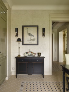 Фото интерьера кухни небольшой квартиры в стиле неоклассика