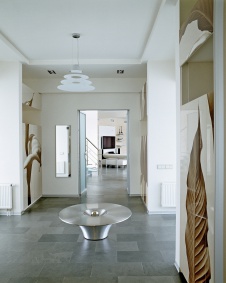 Фото интерьера входной зоны дома в стиле минимализм