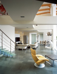 Фото интерьера гостиной дома в стиле минимализм