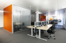 Фото интерьера рабочей зоны офиса в современном стиле