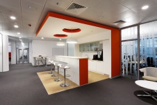 Фото интерьера столовой офиса в современном стиле