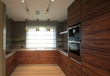 Фото интерьера кухни дома в современном стиле