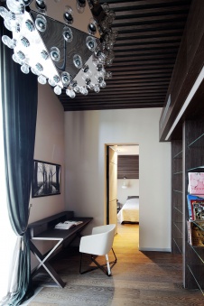 Фото интерьера кабинета дома в современном стиле