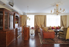 Фото интерьера гостиной квартиры в классическом стиле