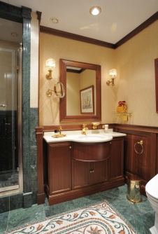 Фото интерьера санузла квартиры в классическом стиле