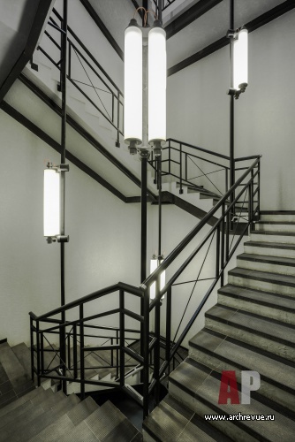 Фото интерьера лестницы офиса в стиле лофт