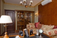 Фото интерьера кабинета дома в стиле неоклассика