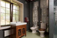Фото интерьера санузла дома в стиле неоклассика