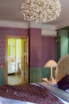 Фото интерьера спальни дома в стиле неоклассика