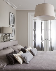 Фото интерьера спальни квартиры в стиле неоклассика