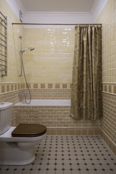 Фото интерьера ванной таунхауса в стиле кантри