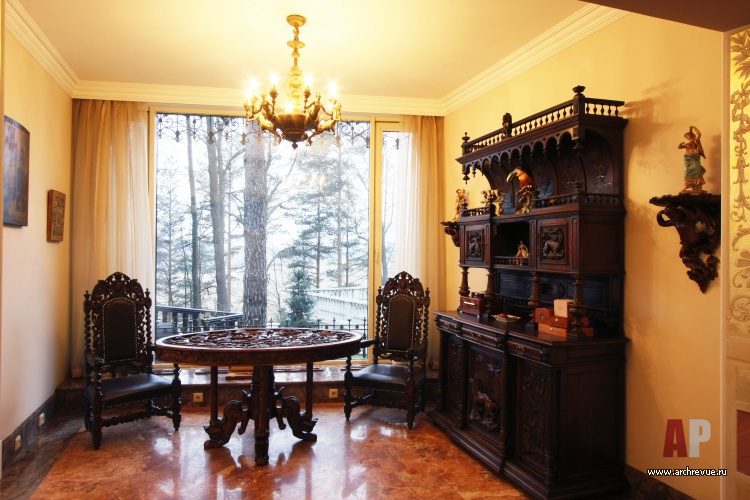 Фото интерьера кабинета дома в стиле классика