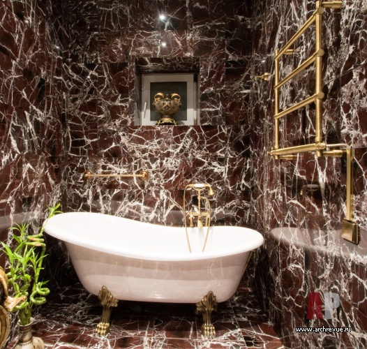Фото интерьера ванной дома в стиле классика