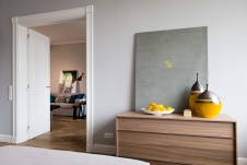 Фото интерьера спальни квартиры в современном стиле