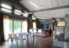 Фото интерьера гостиной деревянного дома в эко стиле