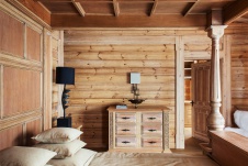 Фото интерьера спальни деревянного дома в эко стиле