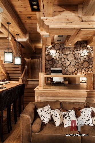 Фото интерьера зоны отдыха деревянного дома в эко стиле
