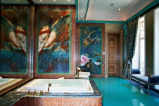 Фото интерьера ванной дома в дворцовом стиле