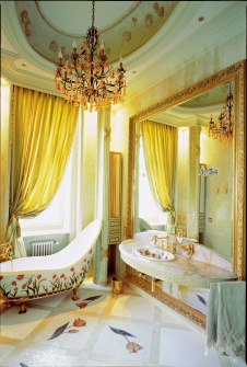 Фото интерьера санузла дома в дворцовом стиле