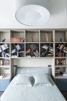 Фото интерьера спальни небольшой квартиры в стиле минимализм