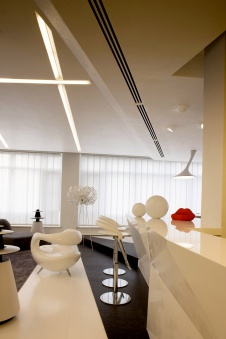 Фото интерьера гостиной квартиры в стиле минимализм