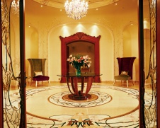 Фото интерьера входной зоны дома в стиле ар-деко