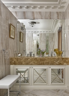 Фото интерьера санузла квартиры в стиле неоклассика